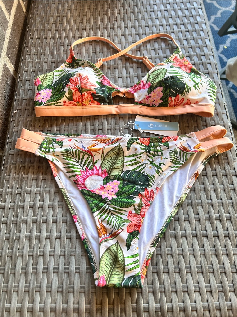 Cupshe White Tropical Floral Bikini with Peach Trim Size XL